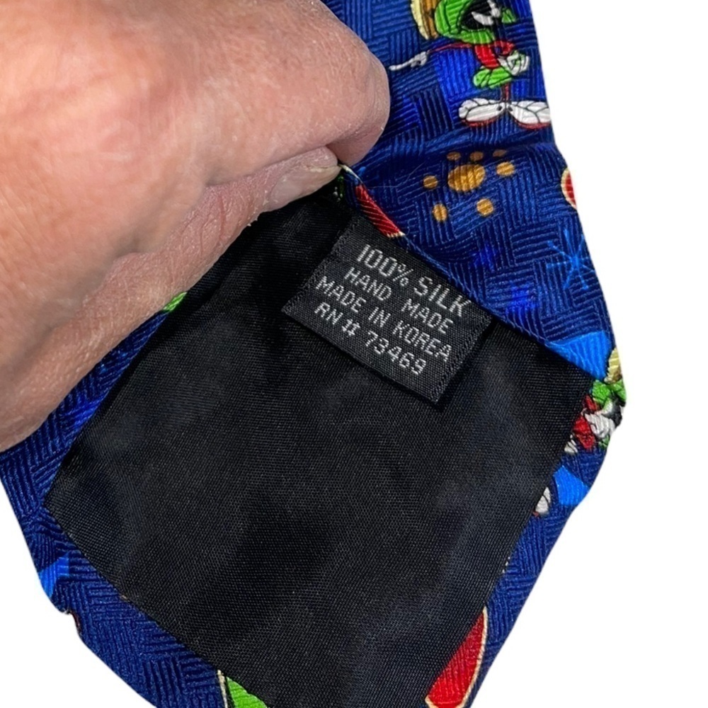 Vintage Classic Looney Tunes Silk Tie. Features Marvin The Martian - Picture 9 of 9